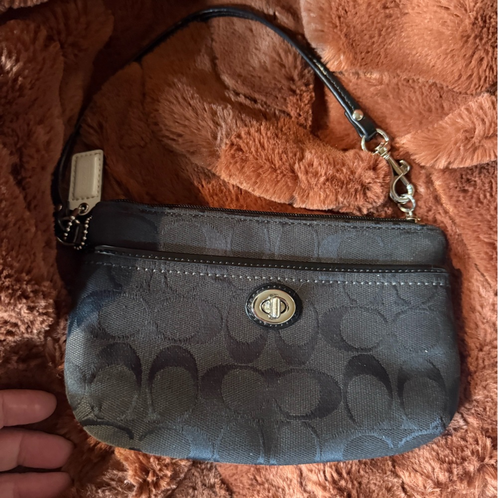 Coach Signature Black Wristlet